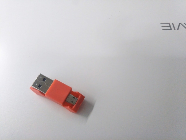 USB赤