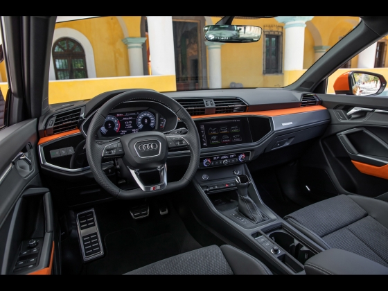 Audi Q3 35 TFSI S line [2020] 004