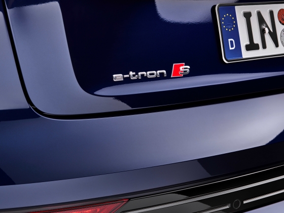 Audi e-tron S [2021] 005