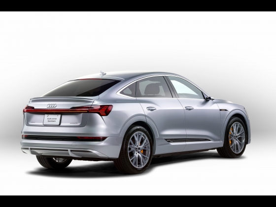 Audi e-tron Sportback 55 quattro [2020] 002