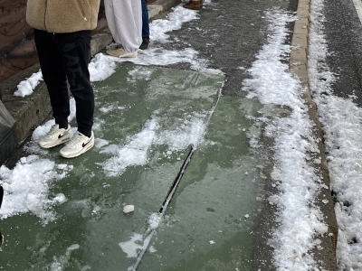 凍結した歩道