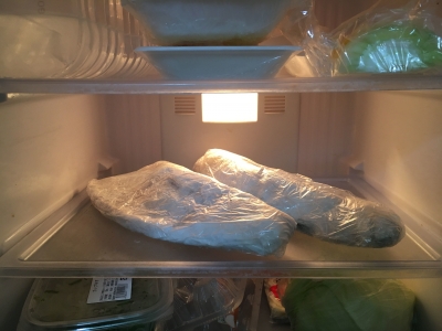 冷蔵庫でまる1日かけてゆっくり解凍します