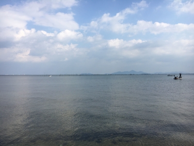 真野浜から眺めた琵琶湖北湖 この頃までは穏やかないい天気でしたが･･･（11月8日11時20分頃）