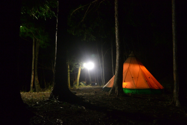 何がなんでもキャンプだし せせらぎ荘キャンプ場　POST GENERAL ポストジェネラル ハングランプ ＬＥＤ　幕内灯　ポリカーボネード　割れない　電球