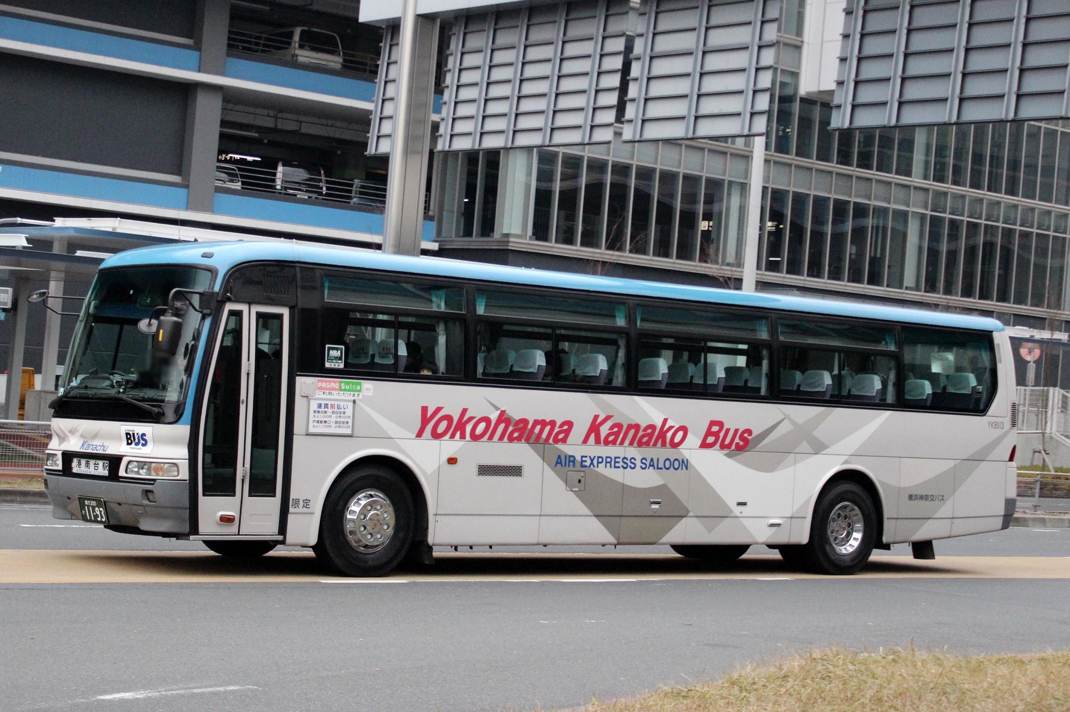 横浜神奈交バス YK8113