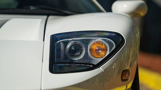 2005-Ford-GT-Headlight58588 (2)