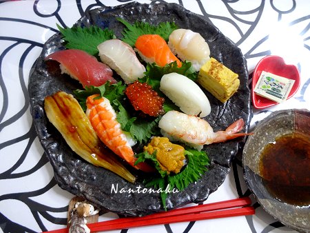 Nantonaku 5-6 晩ごはん　半額＠４９０円のお寿司　税込み５２９円　