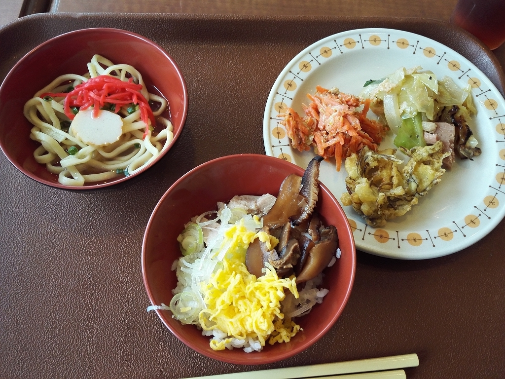 沖縄名物がいっぱい 南西観光ホテルの朝食ビュッフェ スマフォ版 こつぶの旅行記
