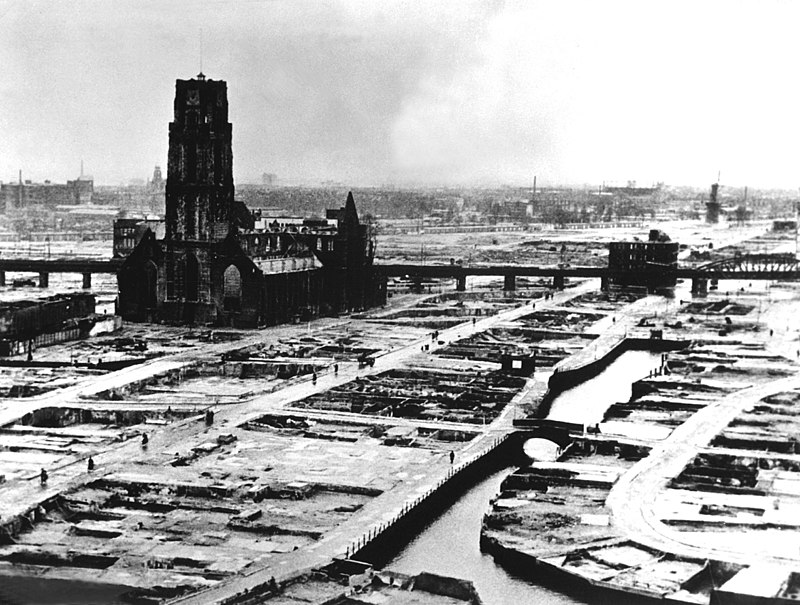 爆撃で破壊されたロッテルダムの都市