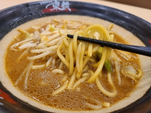 東横新発田　元祖新潟濃厚味噌　麺