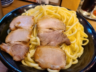 赤ｼｬﾓｼﾞ新潟　つけ麺　麺