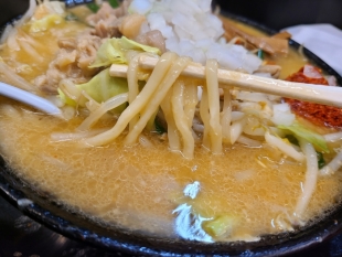 潤中山店　ﾎﾙﾓﾝ辛味噌　麺ｽｰﾌﾟ