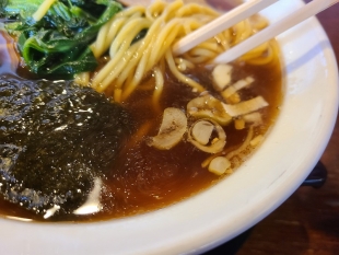 秀佳　生姜醤油ラーメン　スープ